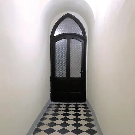Alla Scala 1746 Vecchia * سيينا